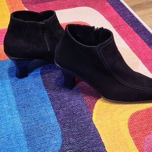 La CANADIENNE Black Heeled Boots